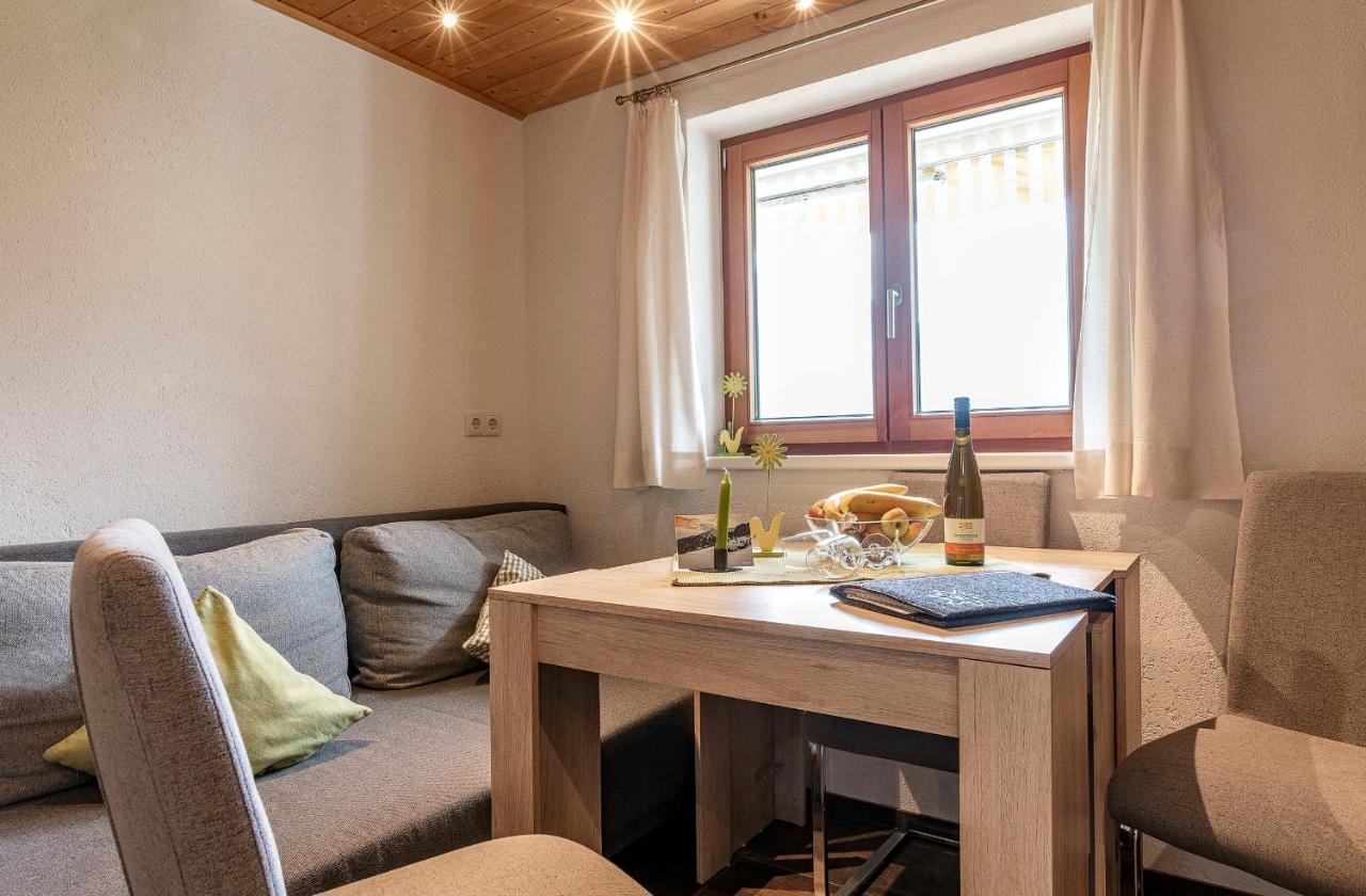 Haus Gruener Wald Apartment Bartholomaberg Bagian luar foto